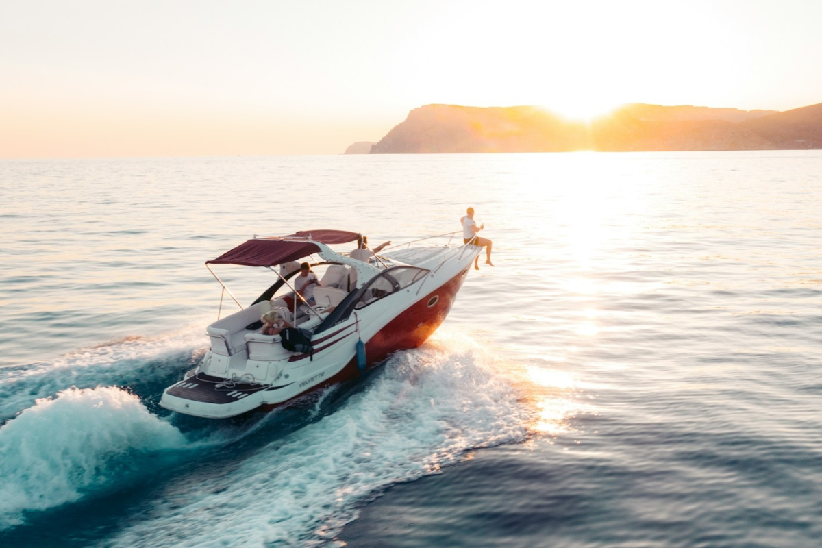 From Sea to Shore: Experience Greece with Mouratti Tours