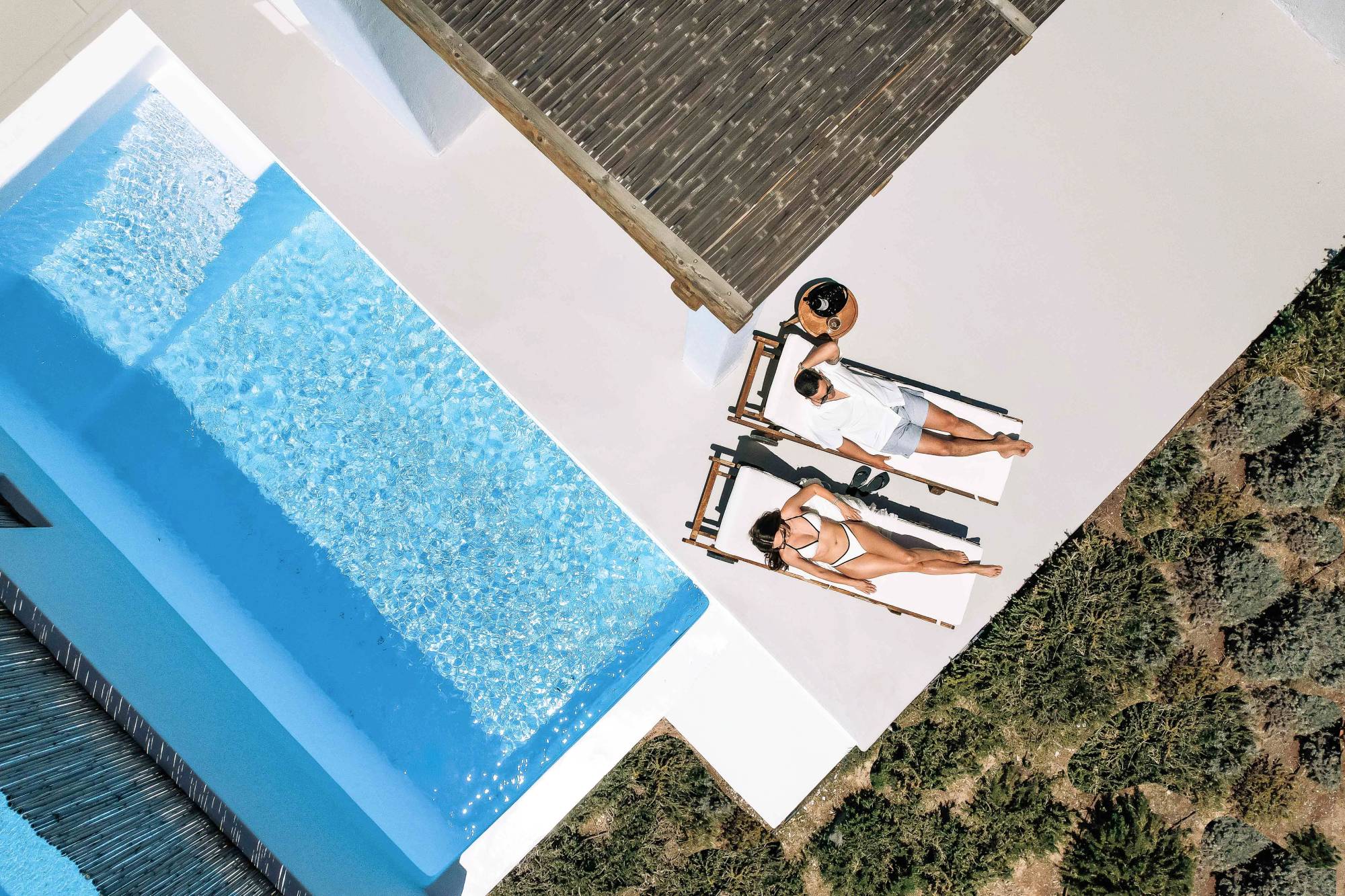 Thimari Lodge: Η Απόλυτη Κυκλαδίτικη Πολυτέλεια στη Σαντορίνη