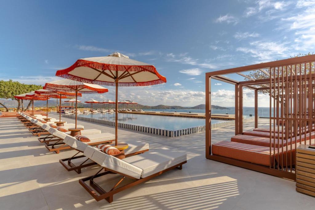 5 Leading Luxury Hospitality Brands Enter the Greek Market