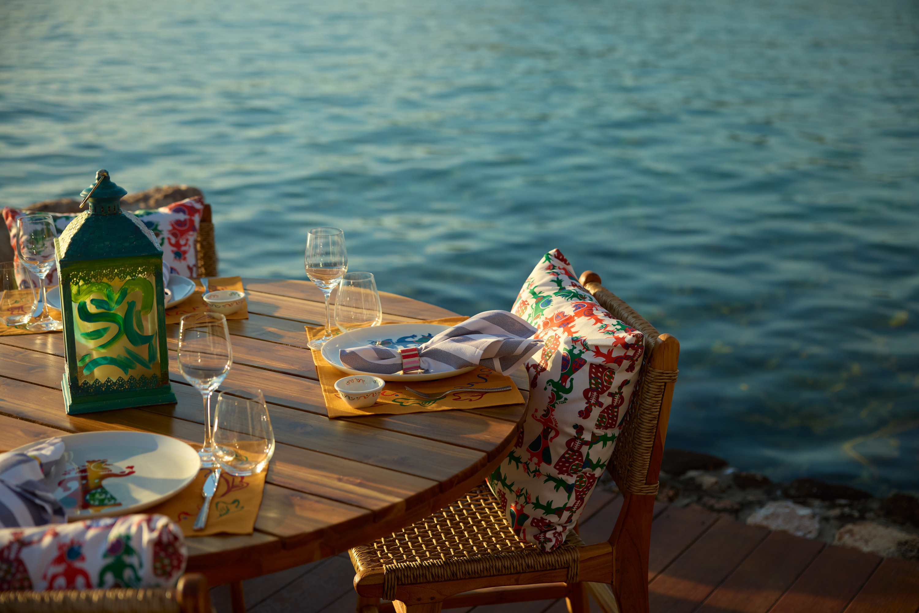 RIANNA Brings Her Signature Creative Touch to Zolotas Beach at Four Seasons Astir Palace Hotel Athens