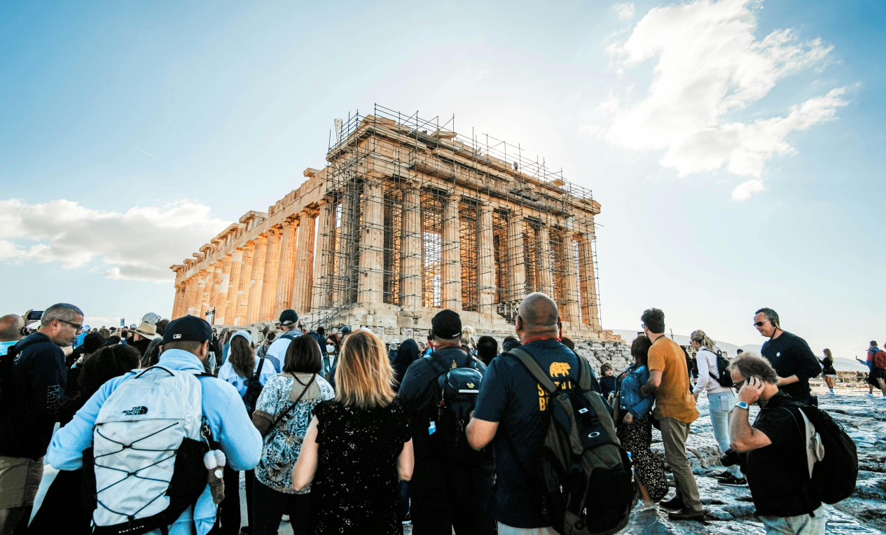 Greece Wins the Confidence of American Travelers