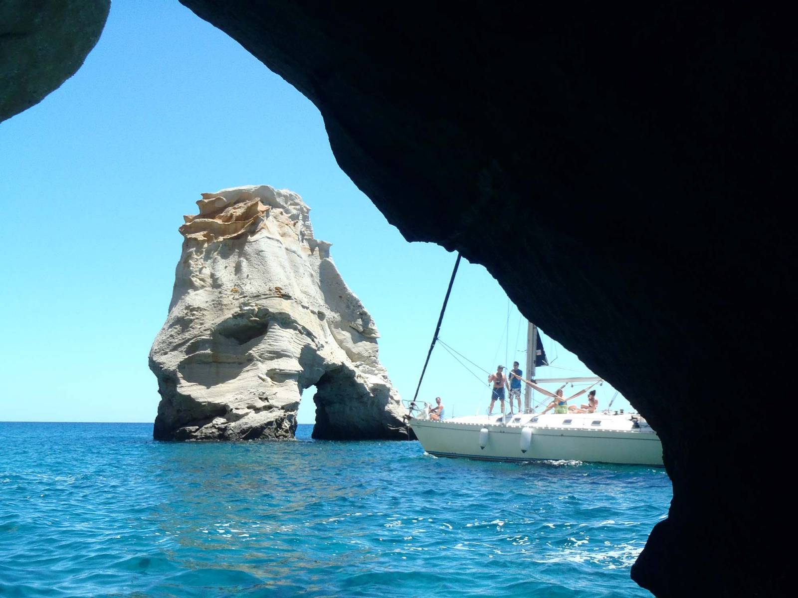 Milos Unveiled: Relax, Explore, and Unwind with Aria Calma