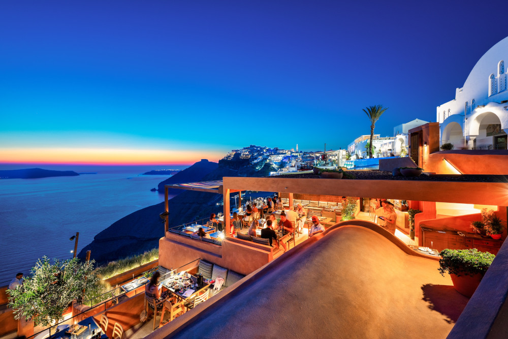 Rizes Gastro Taverna: A Taste of Santorini Above the Caldera